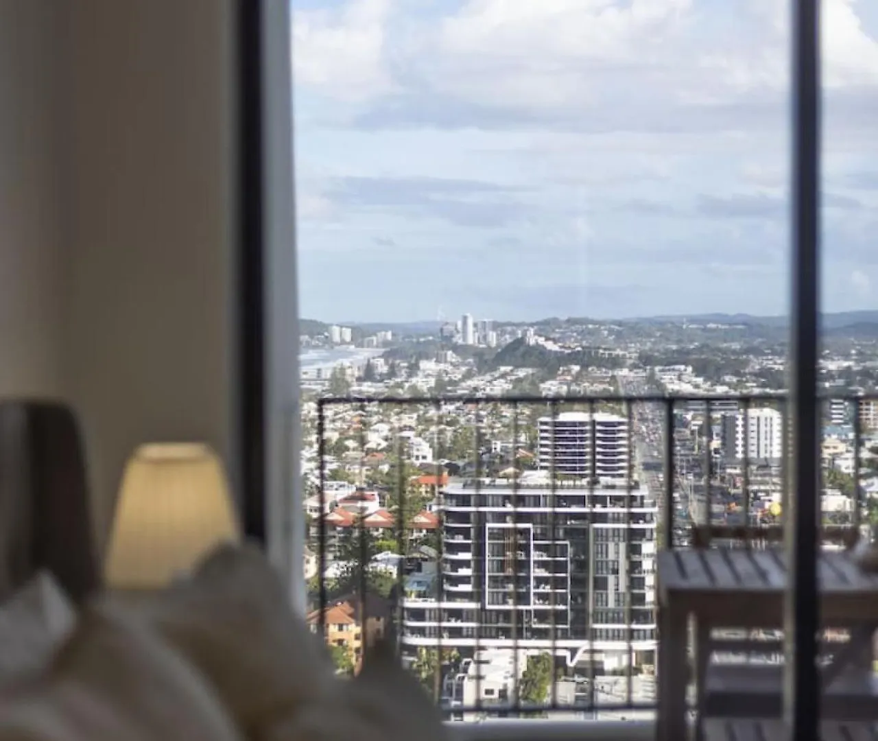 아파트 Walk To Beach 2Br Apt Pool Gym Free Carpark 골드코스트